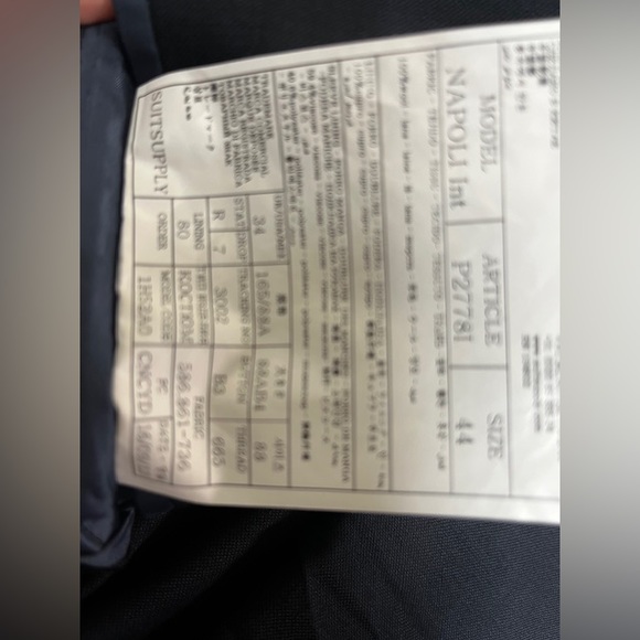 Suitsupply Size 34R Navy suit with 30/30 pant. Like New… hardly warn. - Picture 3 of 6